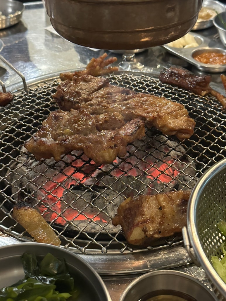 숯불구이육본 이미지