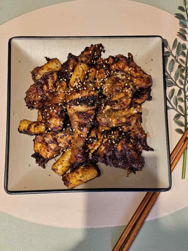 찐이야숯불두마리치킨 이미지