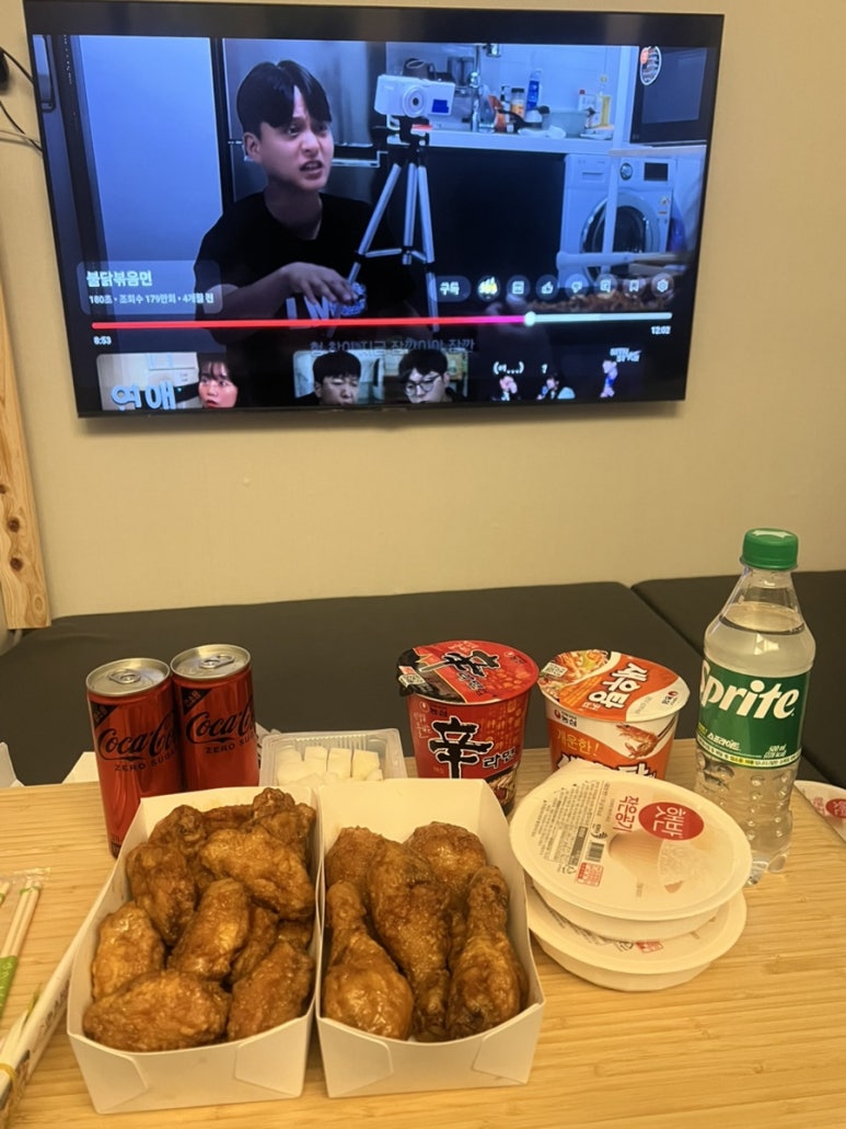 룸북카페야자수 이미지