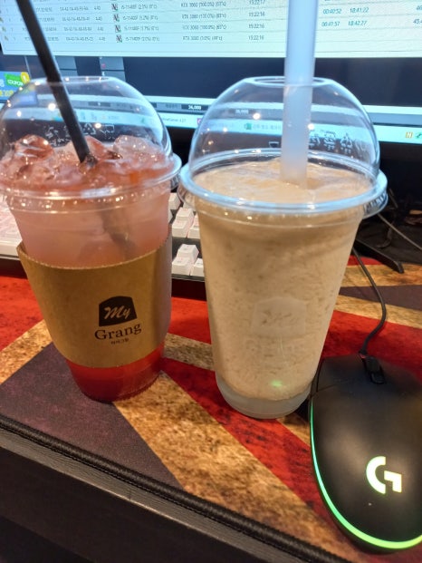 작지만큰카페 이미지