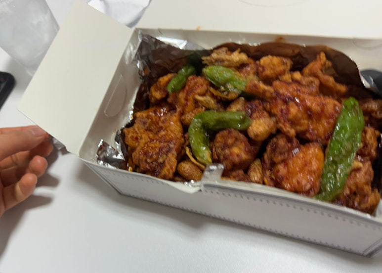 배통치킨 이미지