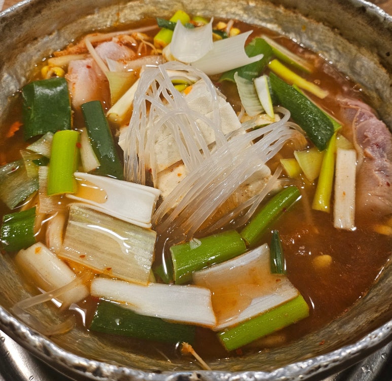 양푼생고기김치찌개 이미지