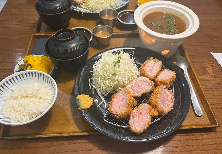크레이지카츠현대백화점 이미지
