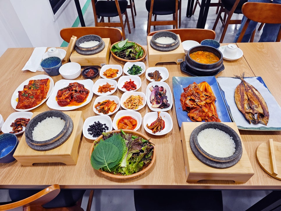 엄마네 돌솥밥 이미지