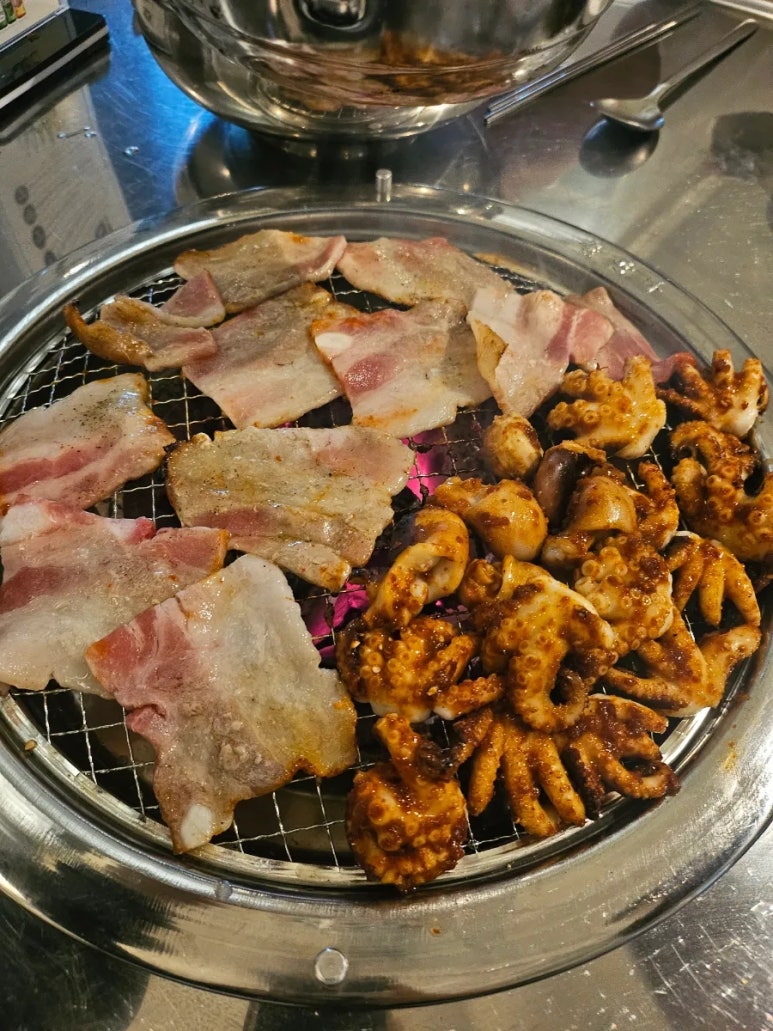 평화 숯불 쭈꾸미 이미지
