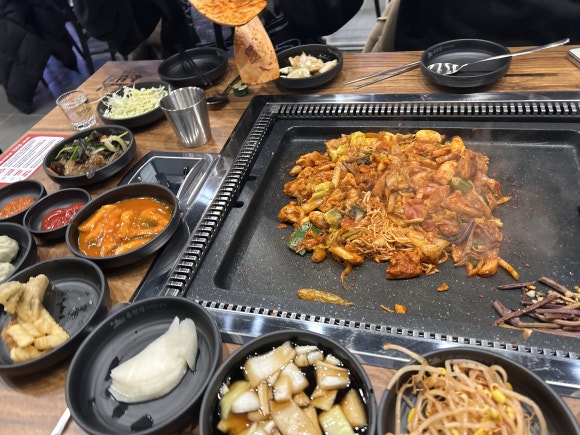 춘천집무한철판닭갈비 이미지