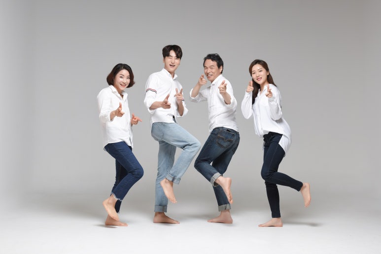 증명가족사진관레드셔터천안 이미지