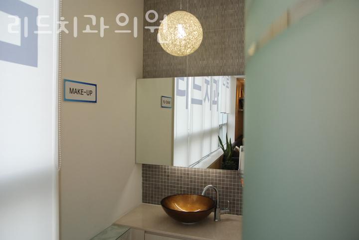 리드치과의원 이미지