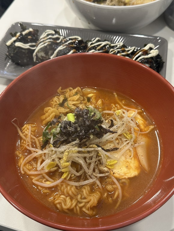 틈새라면노량진점 이미지