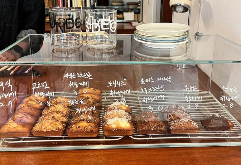 비사이드그라운드 이미지