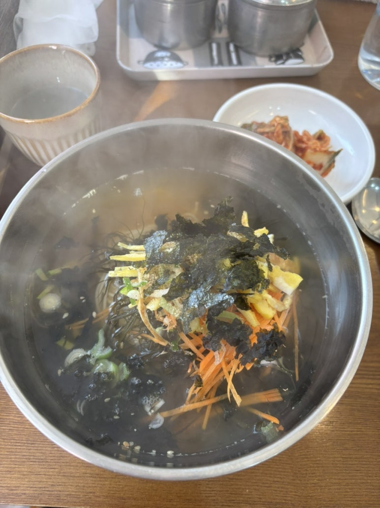구수리잔치국수 이미지