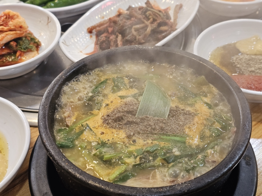 가마골흑염소탕 이미지