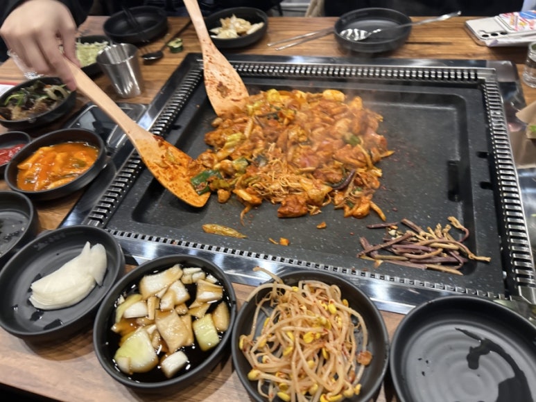 춘천집무한철판닭갈비 이미지