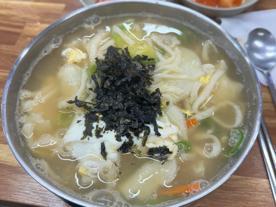 멸치칼국수·만둣국 이미지