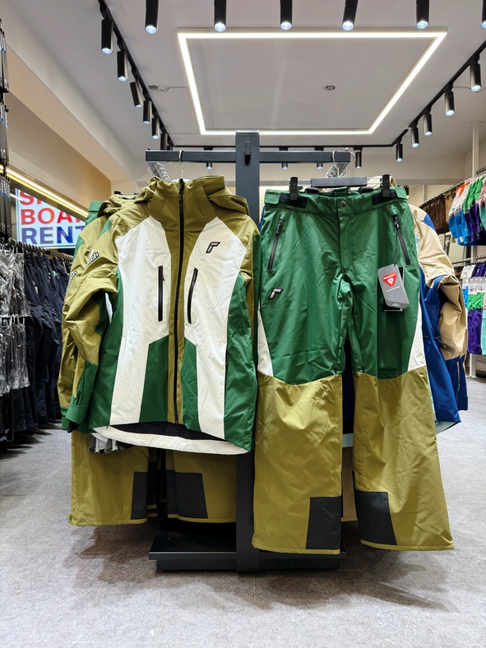 지산리조트테라스스키렌탈샵 이미지