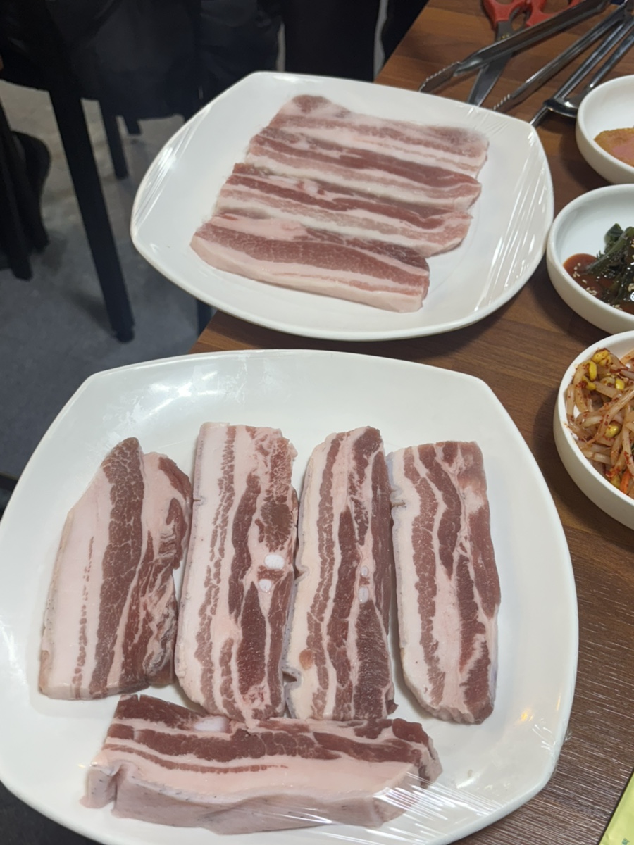 원동흑돼지 이미지