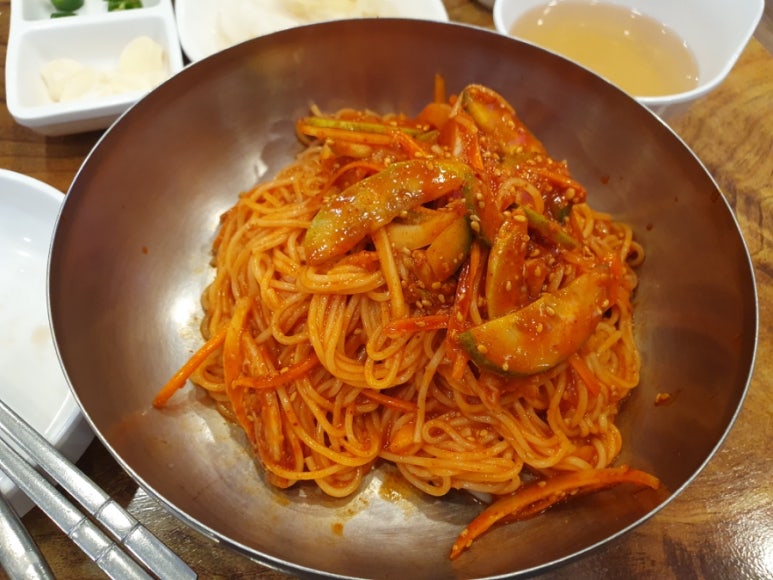 예당비빔국수 이미지
