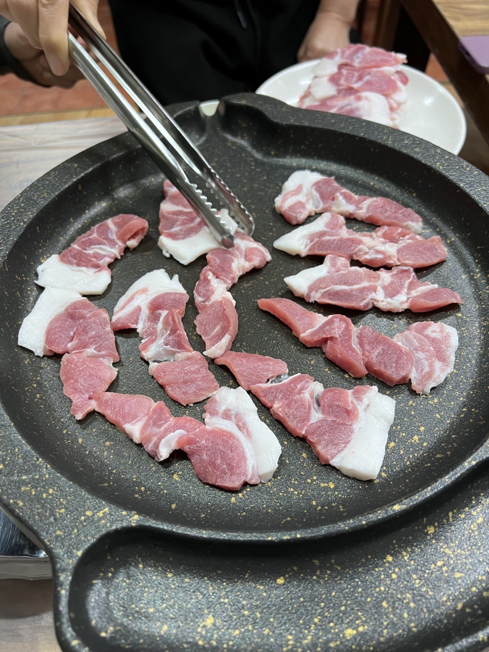 황금 돼지 포차 이미지