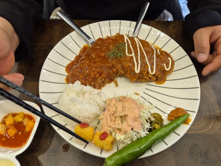 수다경양식돈까스 이미지