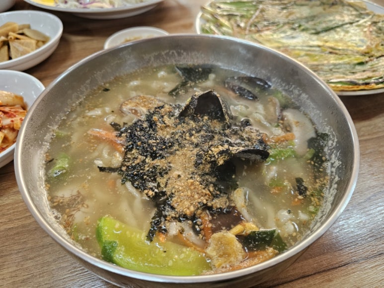 화봉손칼국수 이미지
