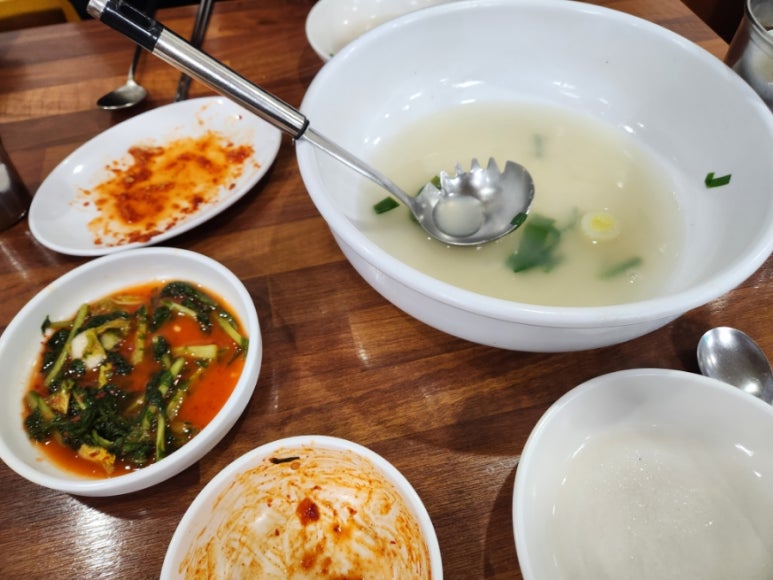뚝배기칼국수 이미지