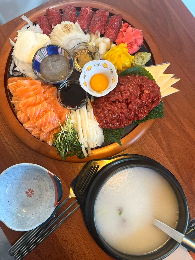 연어바다육회드소 이미지