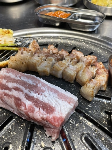 고래고래생고기 이미지