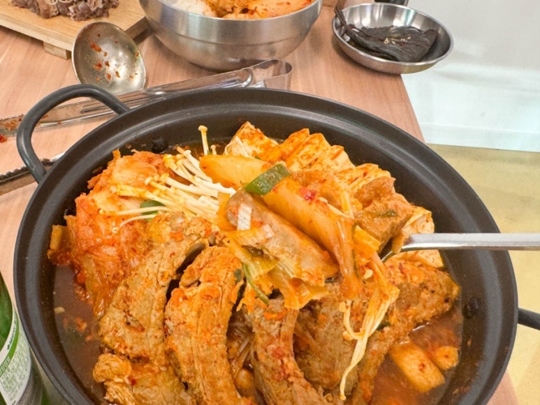 고기듬뿍 김치찌개&김치찜 이미지
