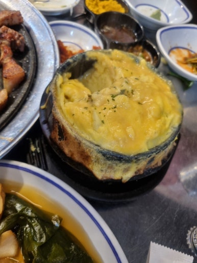 마당쇠껍데기와소금구이 이미지