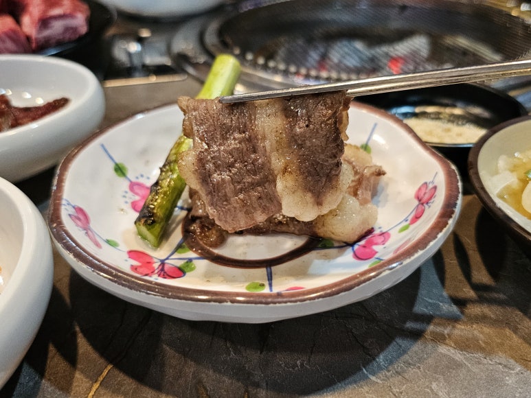 토종한우 뭉티기 정육식당 이미지