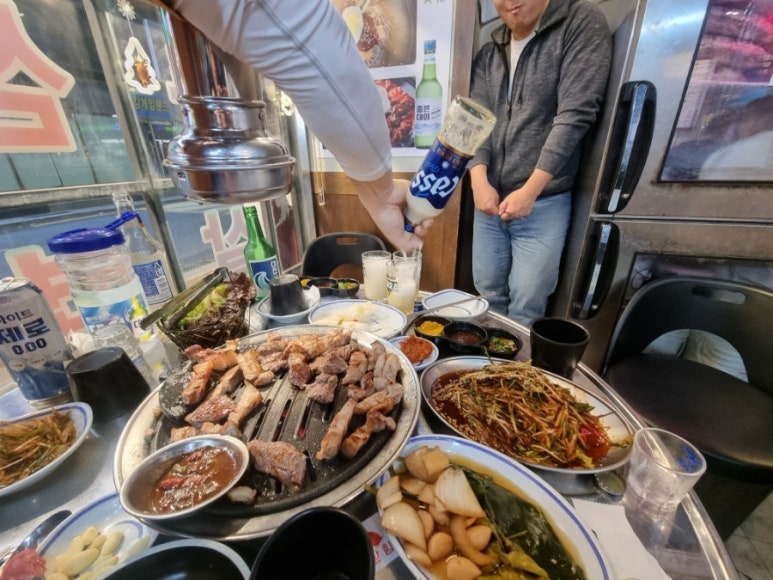 마당쇠껍데기와소금구이 이미지
