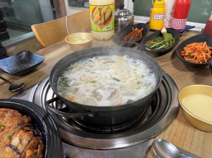 깊은솥칼국수 이미지