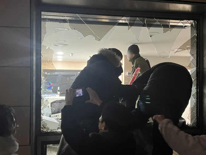 윤발란스 이미지