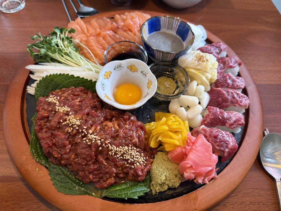 연어바다육회드소 이미지