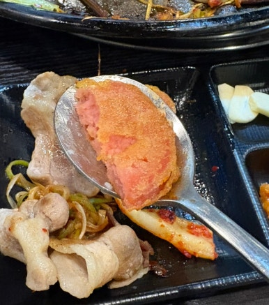 안도윤 냉동삼겹살 이미지