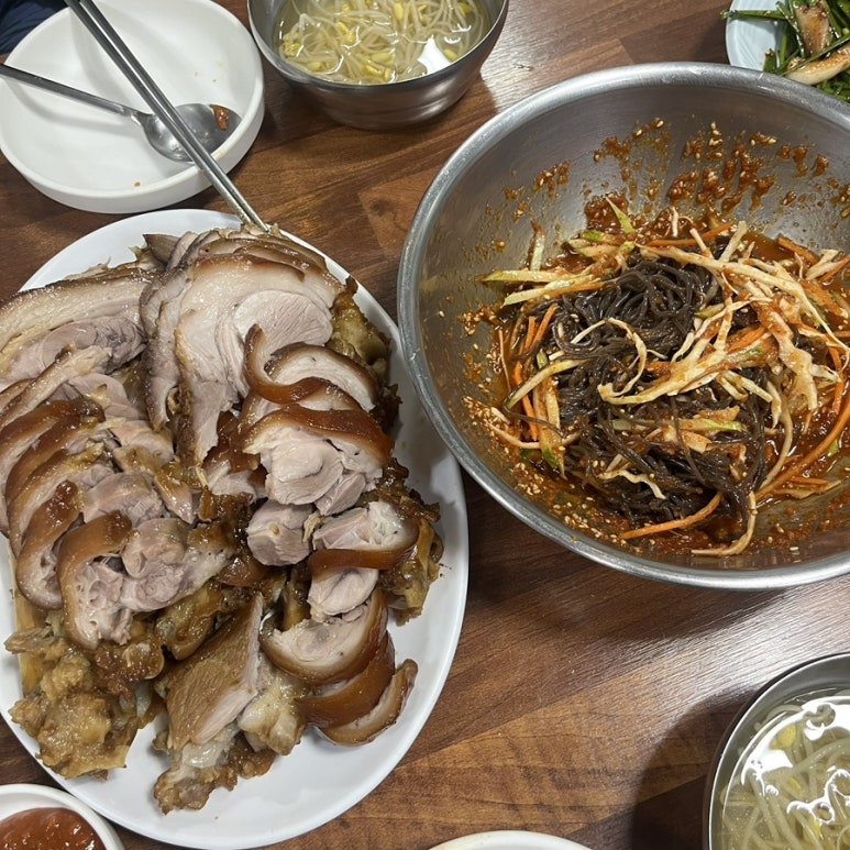 송고집왕족발 이미지