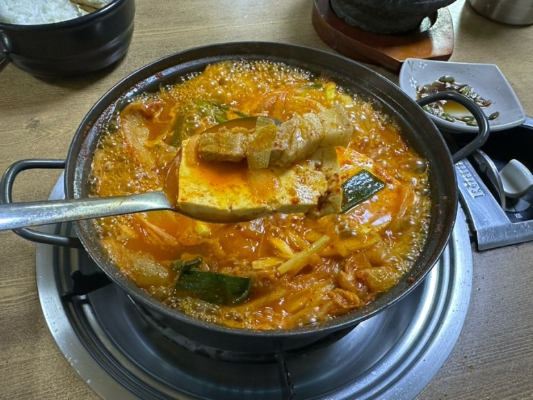 복돼지김치찌개 이미지