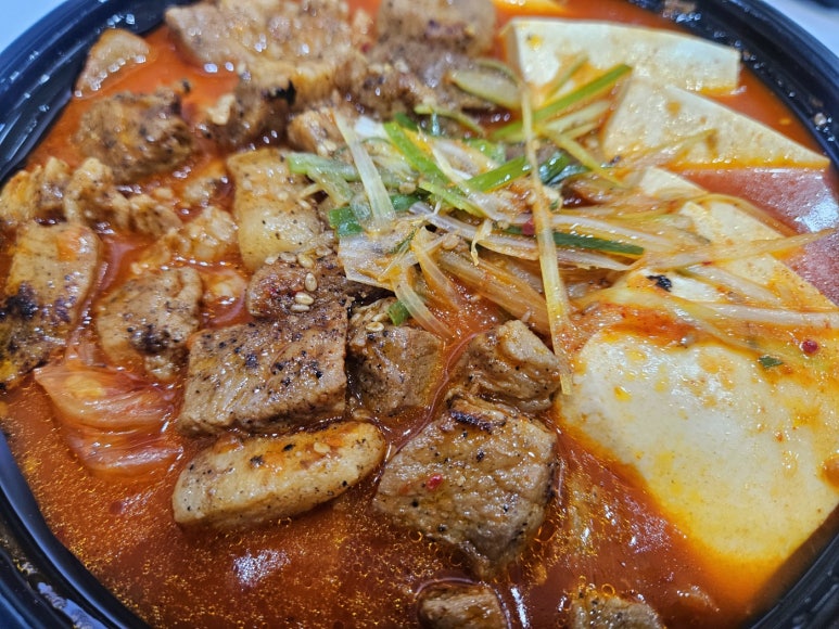 토핑폭탄김치찜 이미지