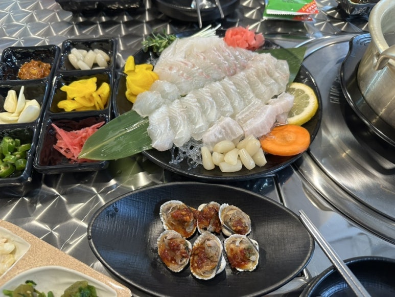 바다품은달 이미지