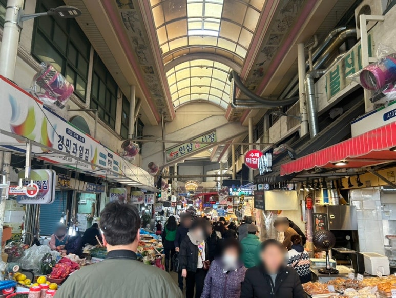 황금 오리 숯불바베큐 이미지