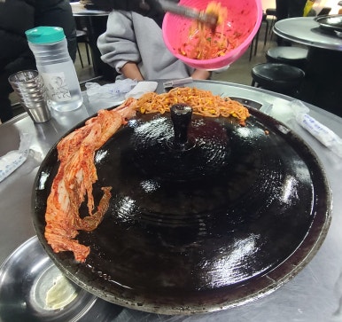 국민 솥뚜껑 생고기 이미지