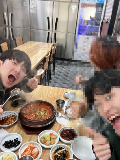 우물밖개구리 이미지