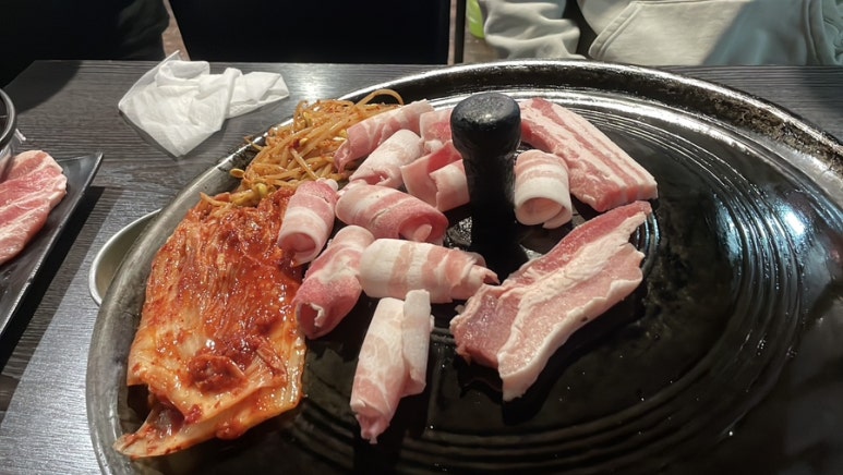 옛날솥뚜껑삼겹 이미지