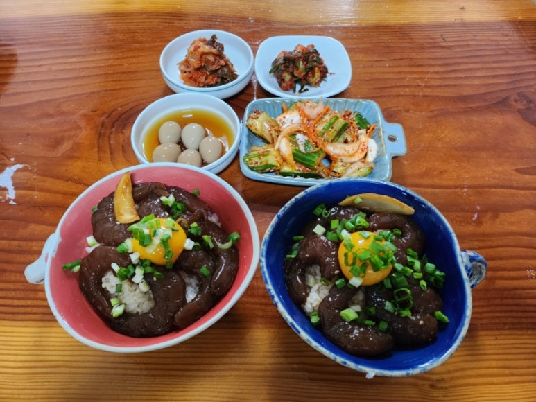 꼬꼬계란덮밥 이미지