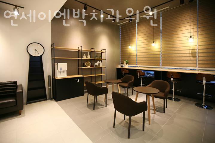 연세이엔박치과의원 이미지