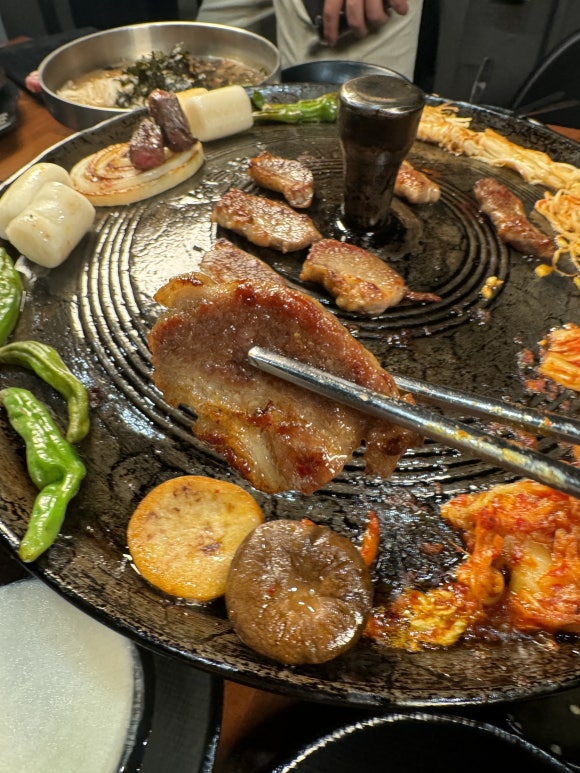 배불뚝이네 솥단지 삼겹살 이미지