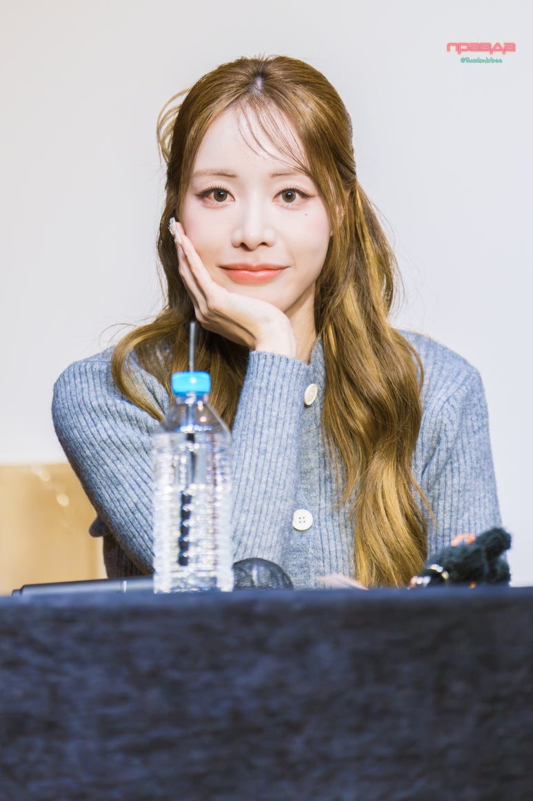 제이제이뮤즈 이미지