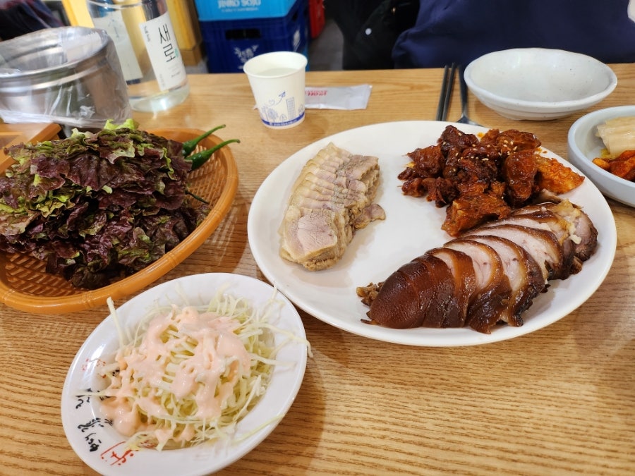우현족발 이미지