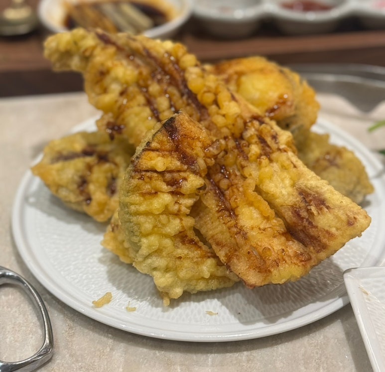 부산에 뜬 장어 이미지