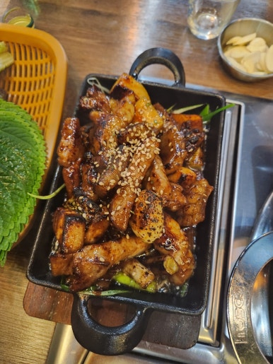 돼지곱닭 이미지